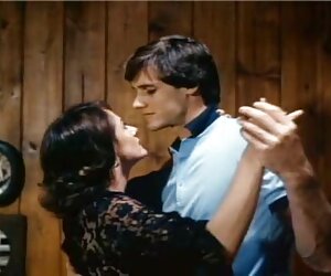 Gri gözlükler Devlette eleştiriliyor ve sex filmi sahneleri markalaşıyor! Dinle