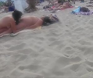 Biri biraz azmış. ücretsiz erotik porno izle